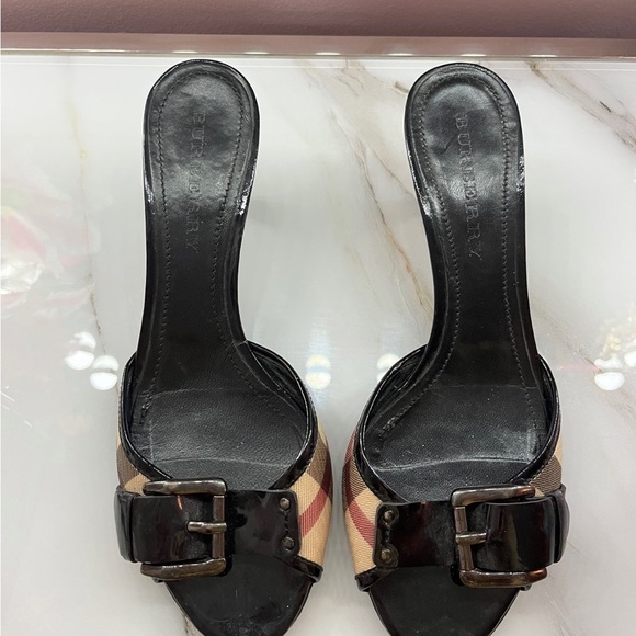 vintage Burberry kitten heel size 8.5 - Picture 3 of 5